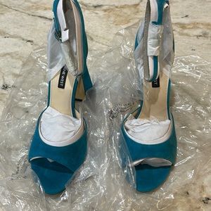 Nine West teal faux suede block heel 4 inch!  Brand new in packaging!